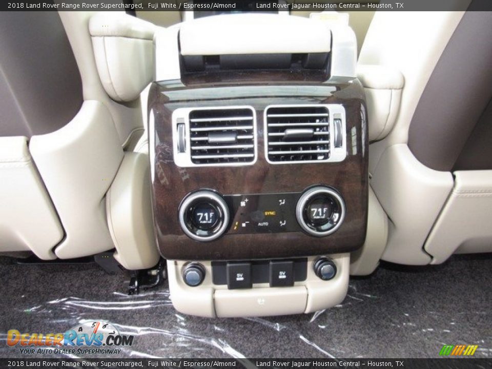 Controls of 2018 Land Rover Range Rover Supercharged Photo #16