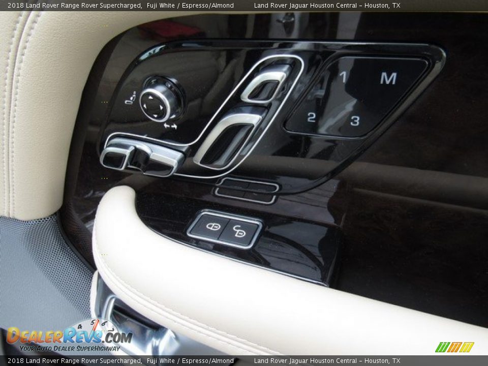Controls of 2018 Land Rover Range Rover Supercharged Photo #21
