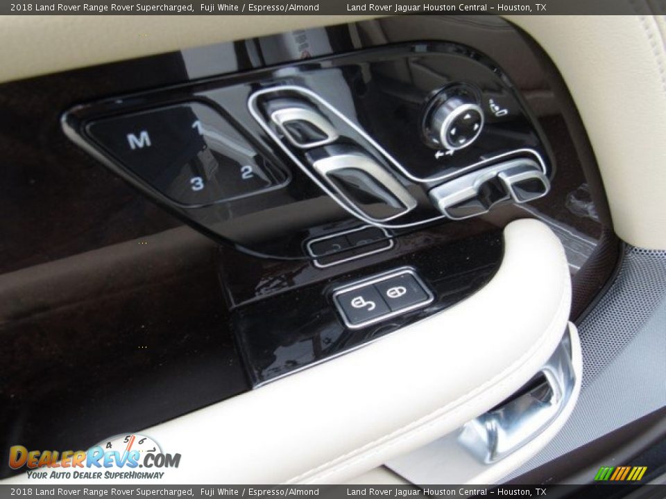 Controls of 2018 Land Rover Range Rover Supercharged Photo #28