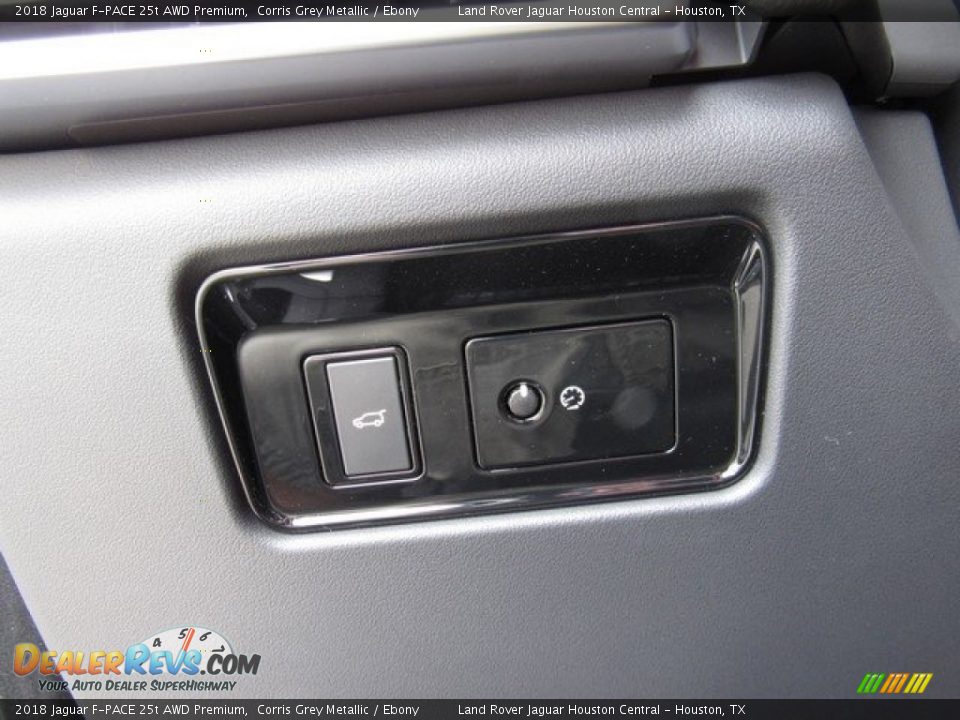 2018 Jaguar F-PACE 25t AWD Premium Corris Grey Metallic / Ebony Photo #28