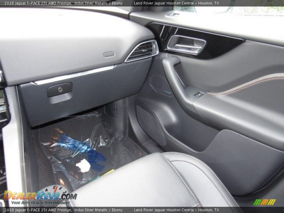 2018 Jaguar F-PACE 25t AWD Prestige Indus Silver Metallic / Ebony Photo #15