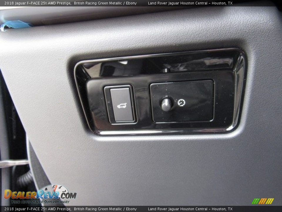 2018 Jaguar F-PACE 25t AWD Prestige British Racing Green Metallic / Ebony Photo #28