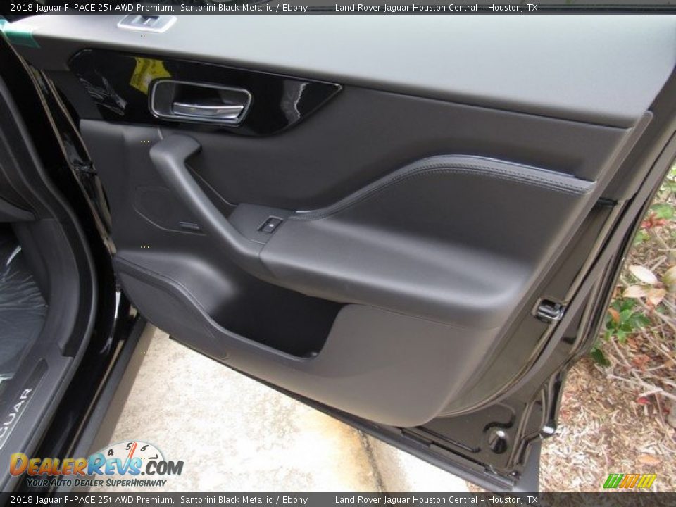 2018 Jaguar F-PACE 25t AWD Premium Santorini Black Metallic / Ebony Photo #20