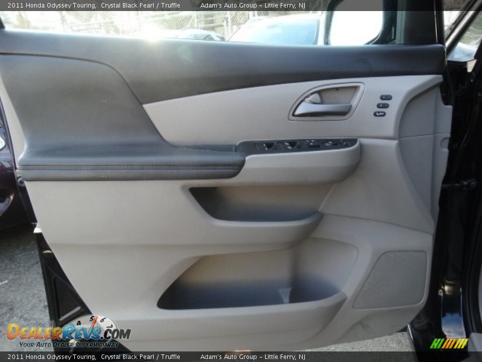 2011 Honda Odyssey Touring Crystal Black Pearl / Truffle Photo #8