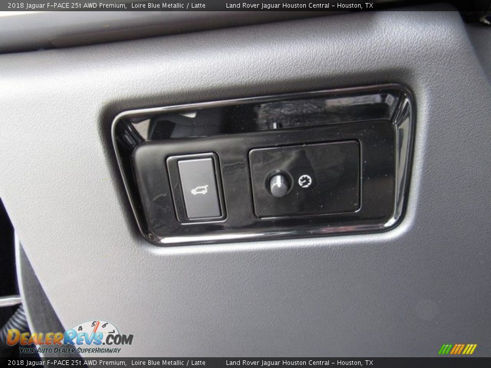 2018 Jaguar F-PACE 25t AWD Premium Loire Blue Metallic / Latte Photo #28
