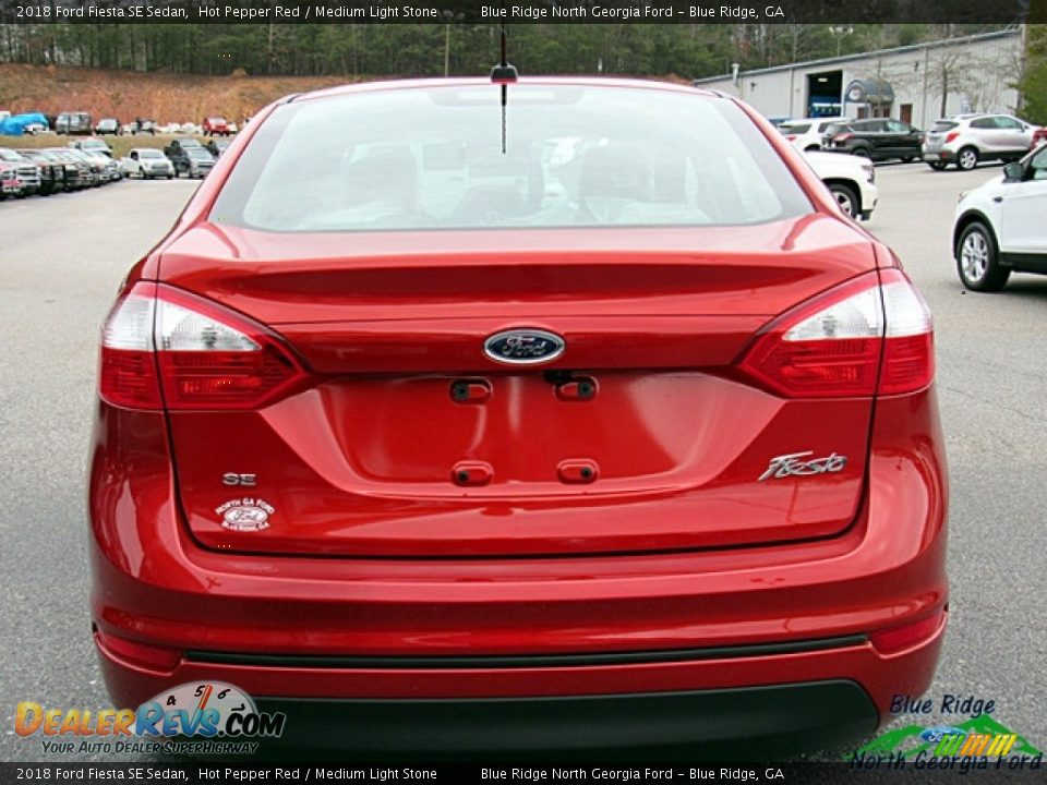 2018 Ford Fiesta SE Sedan Hot Pepper Red / Medium Light Stone Photo #5