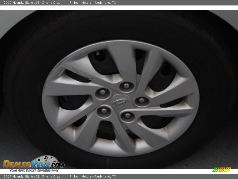 2017 Hyundai Elantra SE Silver / Gray Photo #5