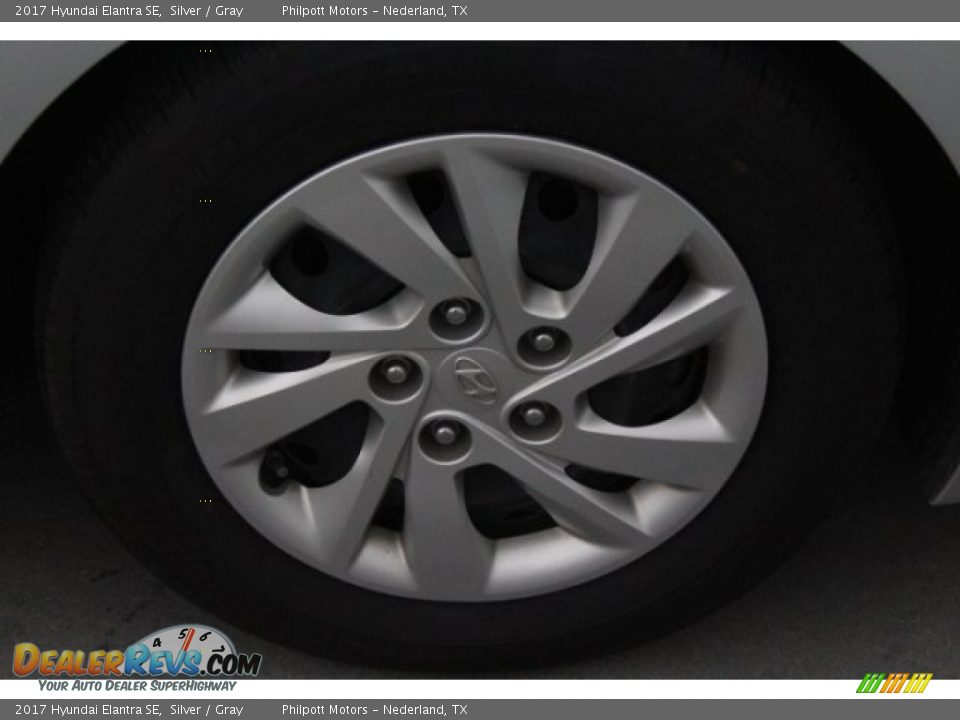 2017 Hyundai Elantra SE Silver / Gray Photo #13