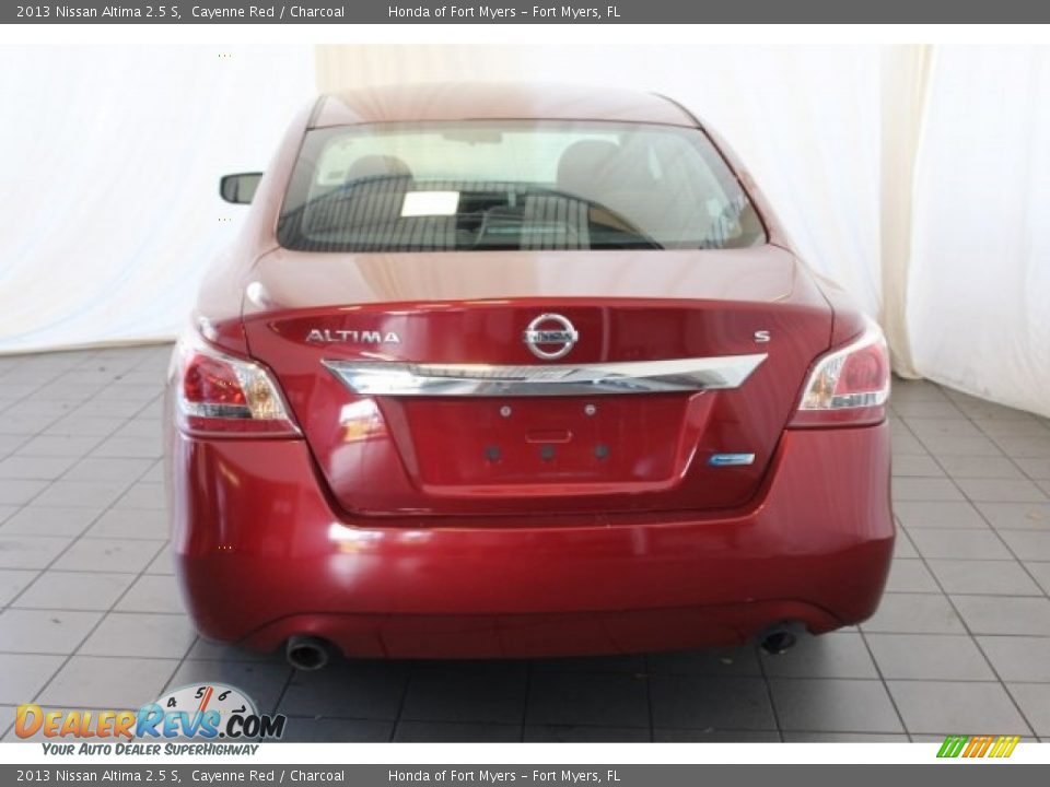 2013 Nissan Altima 2.5 S Cayenne Red / Charcoal Photo #8