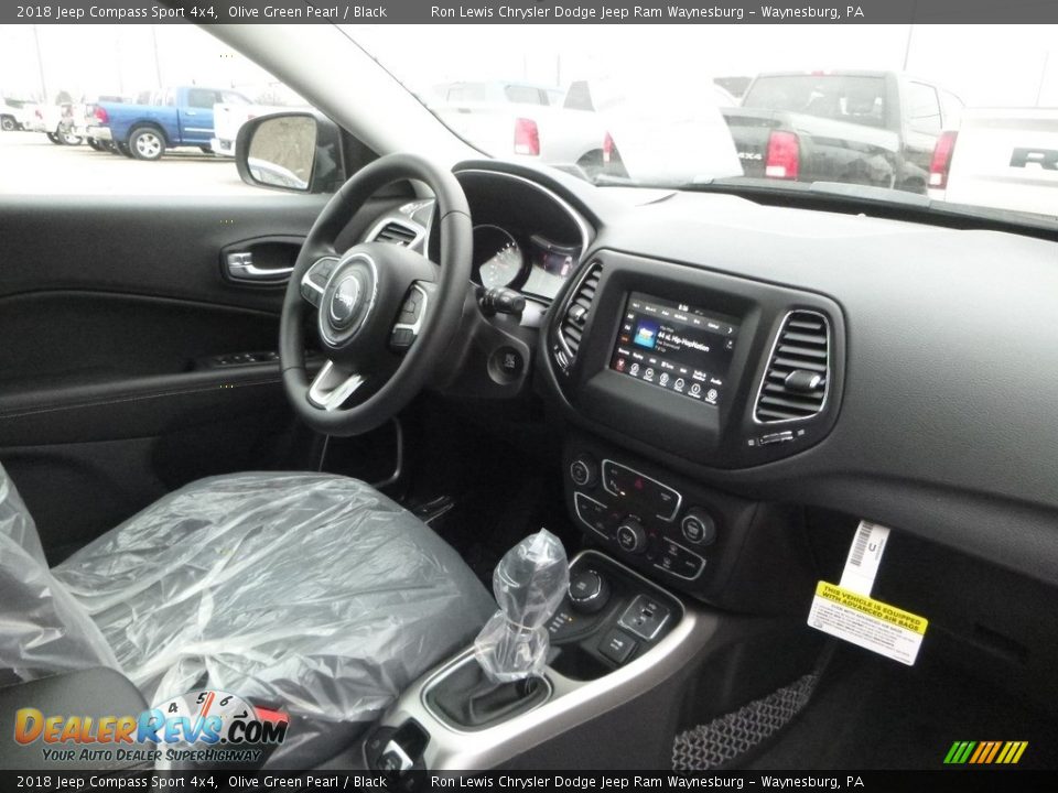 2018 Jeep Compass Sport 4x4 Olive Green Pearl / Black Photo #11