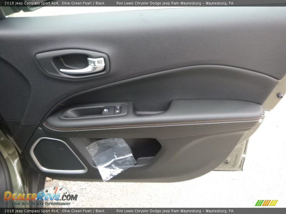 2018 Jeep Compass Sport 4x4 Olive Green Pearl / Black Photo #12