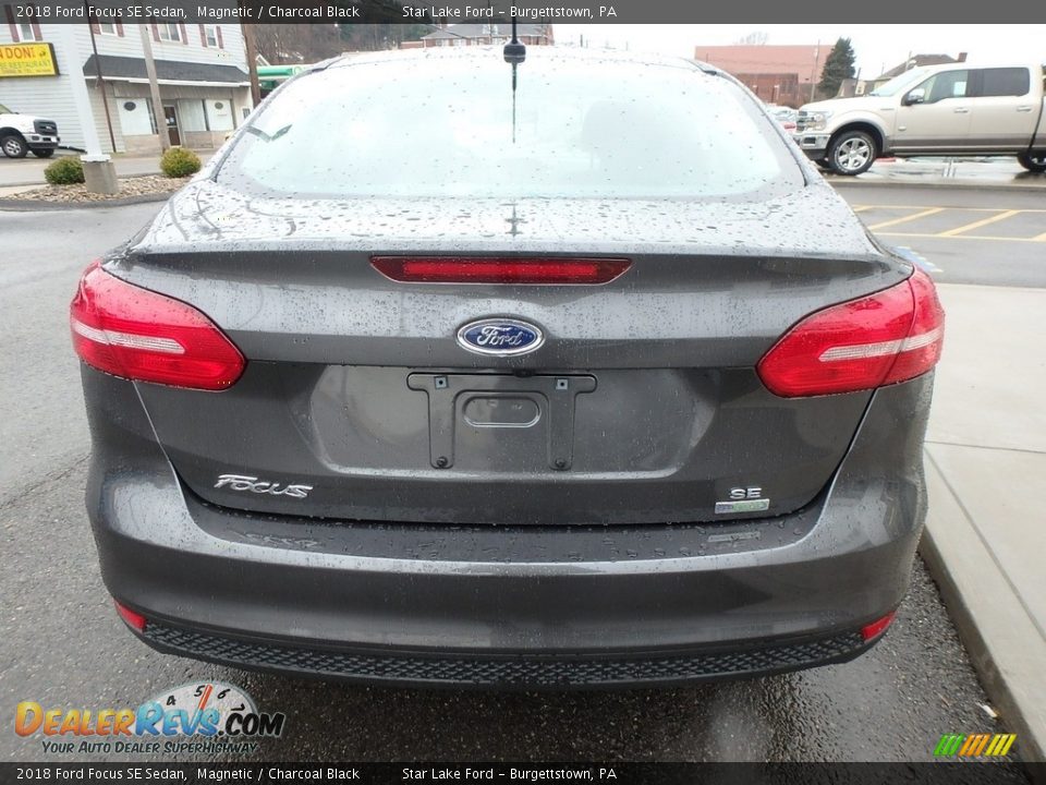 2018 Ford Focus SE Sedan Magnetic / Charcoal Black Photo #6