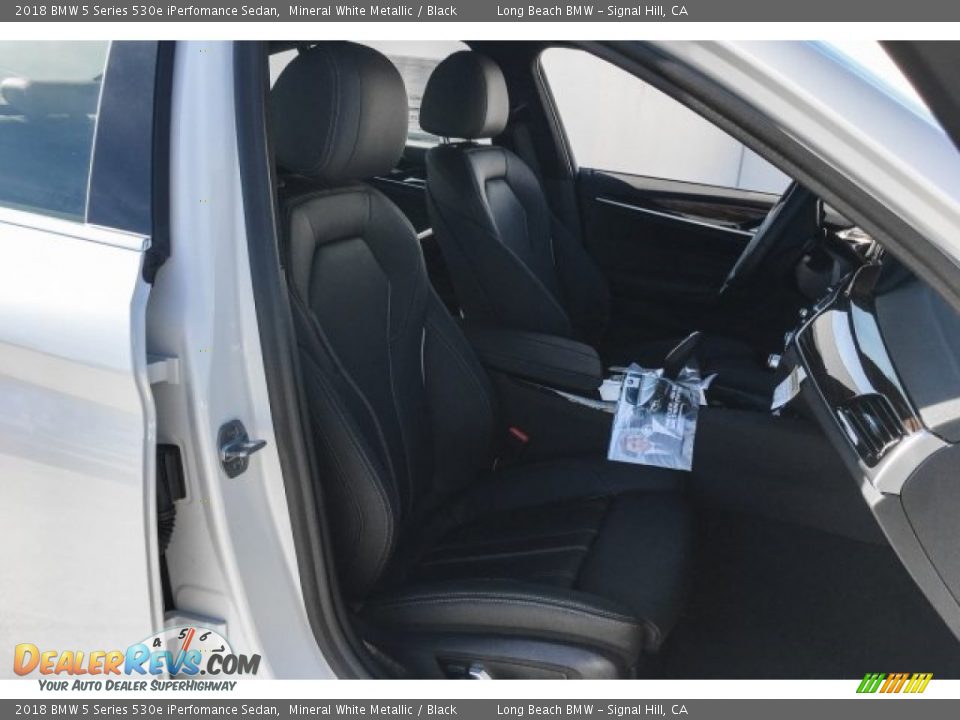 2018 BMW 5 Series 530e iPerfomance Sedan Mineral White Metallic / Black Photo #2