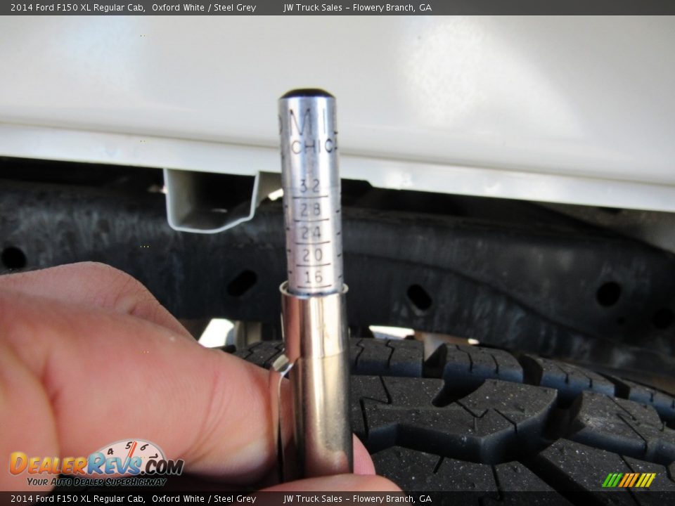 2014 Ford F150 XL Regular Cab Oxford White / Steel Grey Photo #33