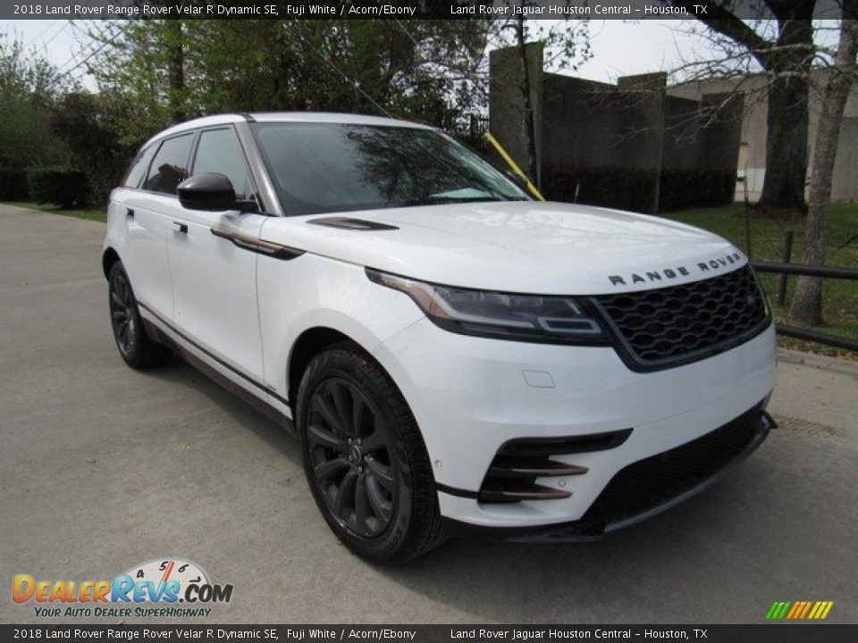 Front 3/4 View of 2018 Land Rover Range Rover Velar R Dynamic SE Photo #2
