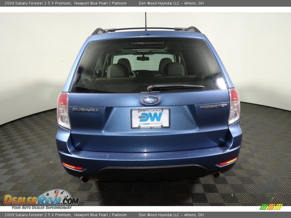 2009 Subaru Forester 2.5 X Premium Newport Blue Pearl / Platinum Photo #11