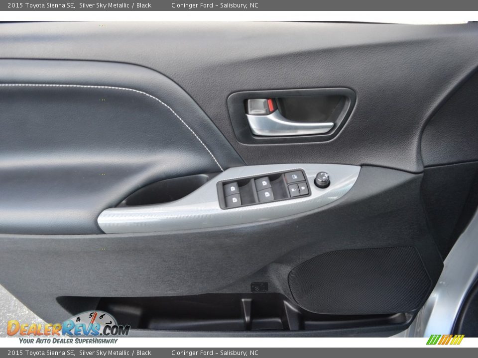 2015 Toyota Sienna SE Silver Sky Metallic / Black Photo #8