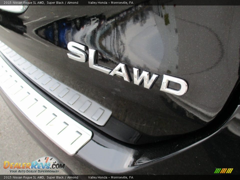 2015 Nissan Rogue SL AWD Super Black / Almond Photo #6