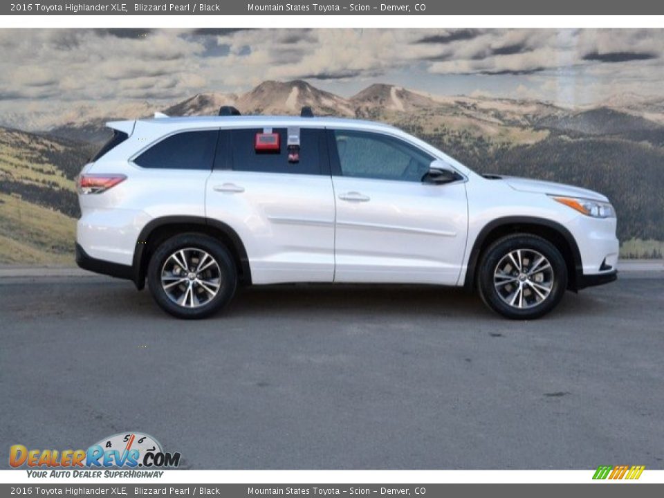 2016 Toyota Highlander XLE Blizzard Pearl / Black Photo #2