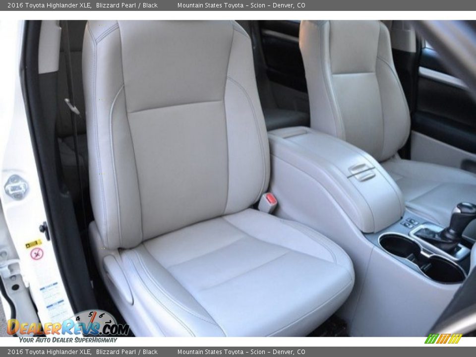 2016 Toyota Highlander XLE Blizzard Pearl / Black Photo #19