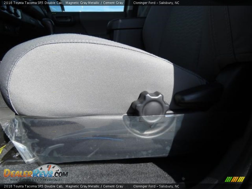 2018 Toyota Tacoma SR5 Double Cab Magnetic Gray Metallic / Cement Gray Photo #8