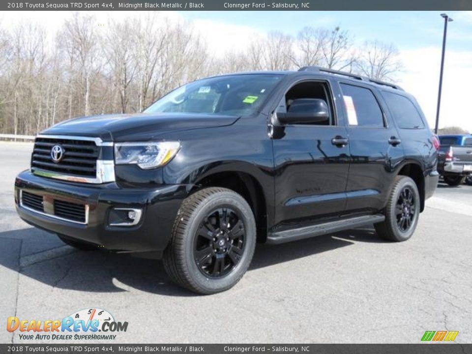 Front 3/4 View of 2018 Toyota Sequoia TRD Sport 4x4 Photo #3