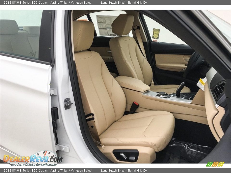 2018 BMW 3 Series 320i Sedan Alpine White / Venetian Beige Photo #2