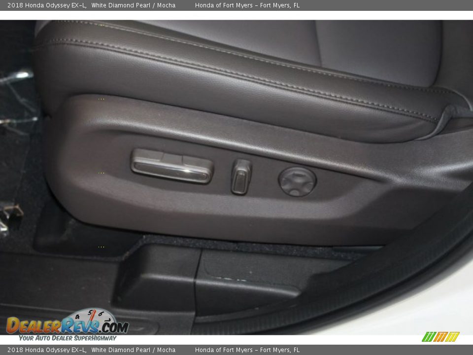 2018 Honda Odyssey EX-L White Diamond Pearl / Mocha Photo #17