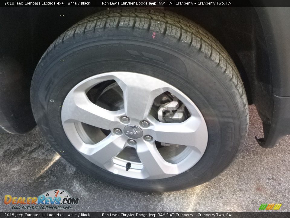 2018 Jeep Compass Latitude 4x4 White / Black Photo #6