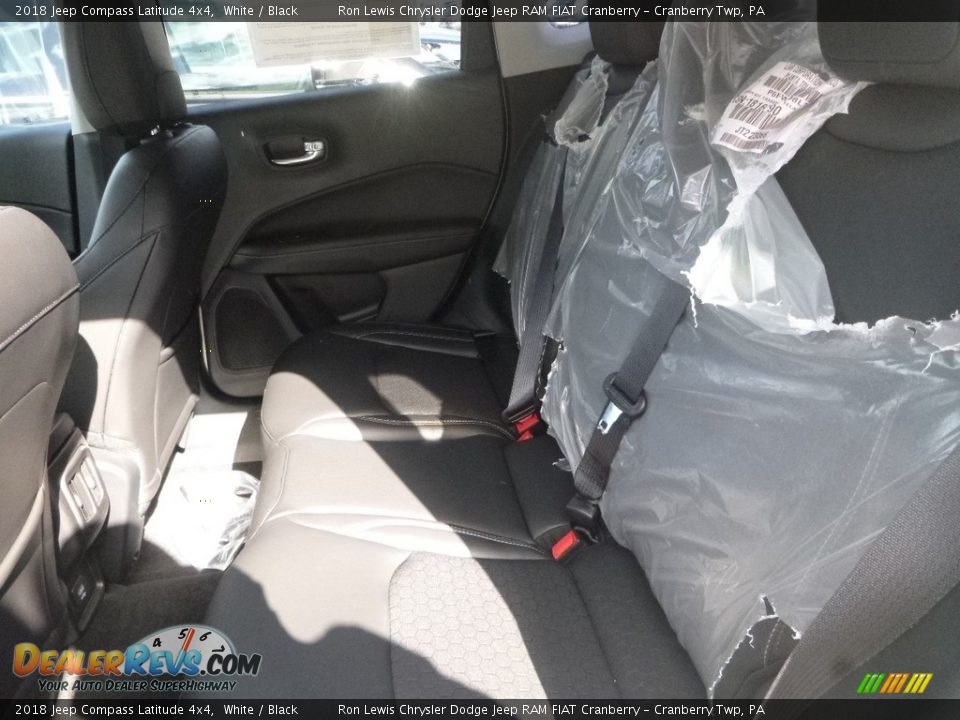 2018 Jeep Compass Latitude 4x4 White / Black Photo #10