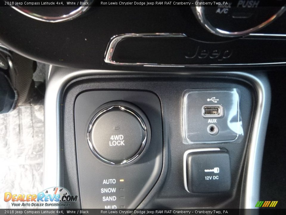 2018 Jeep Compass Latitude 4x4 White / Black Photo #19