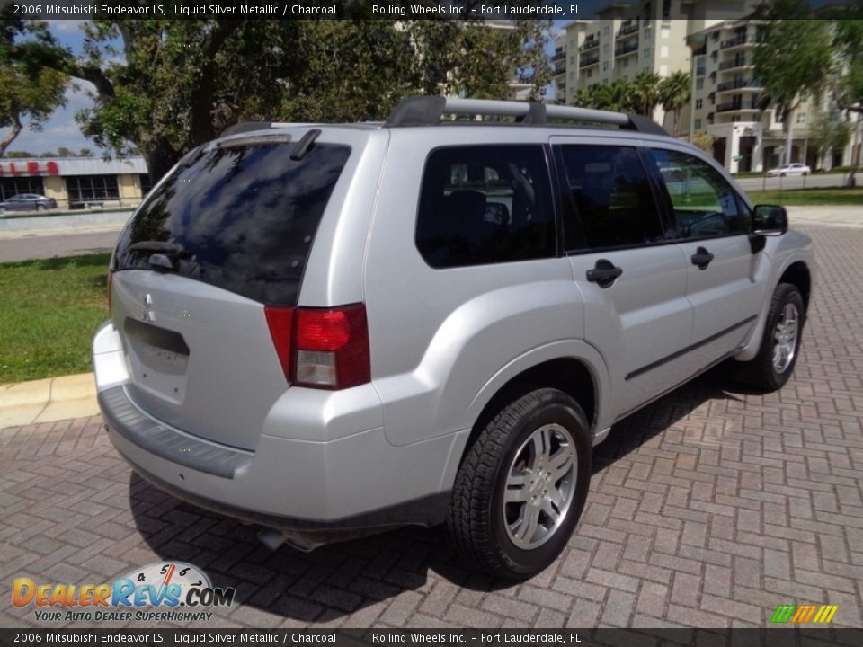 2006 Mitsubishi Endeavor LS Liquid Silver Metallic / Charcoal Photo #5
