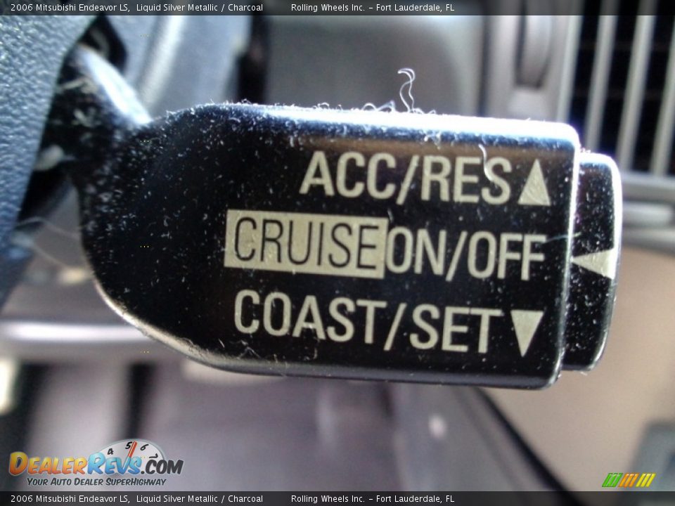 2006 Mitsubishi Endeavor LS Liquid Silver Metallic / Charcoal Photo #8