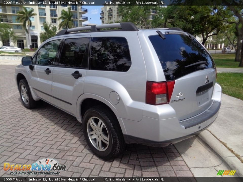 2006 Mitsubishi Endeavor LS Liquid Silver Metallic / Charcoal Photo #9