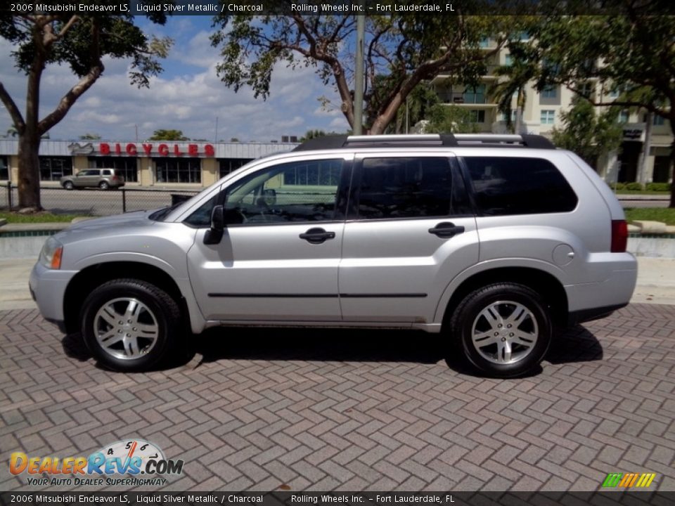 2006 Mitsubishi Endeavor LS Liquid Silver Metallic / Charcoal Photo #11