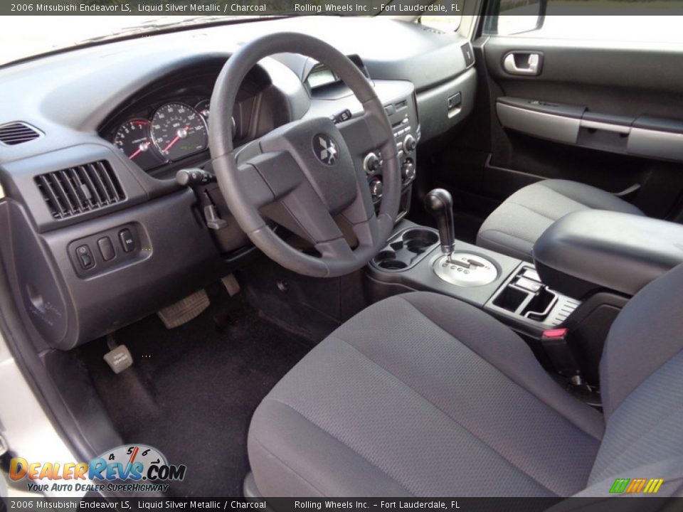 2006 Mitsubishi Endeavor LS Liquid Silver Metallic / Charcoal Photo #14