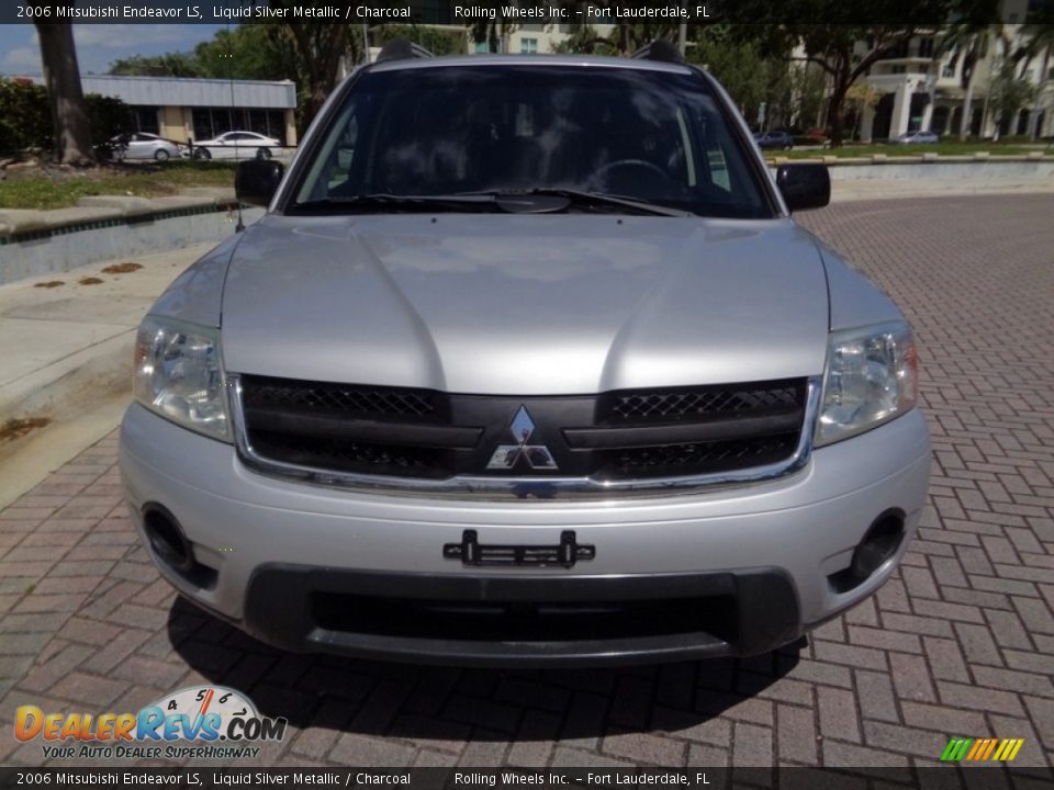 2006 Mitsubishi Endeavor LS Liquid Silver Metallic / Charcoal Photo #15