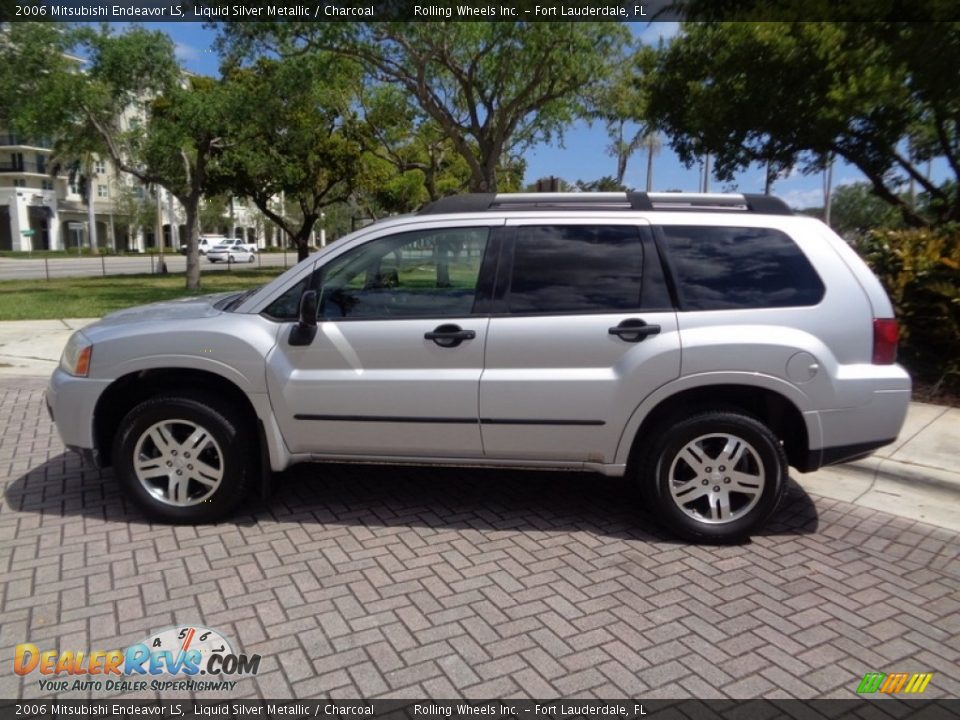 2006 Mitsubishi Endeavor LS Liquid Silver Metallic / Charcoal Photo #23
