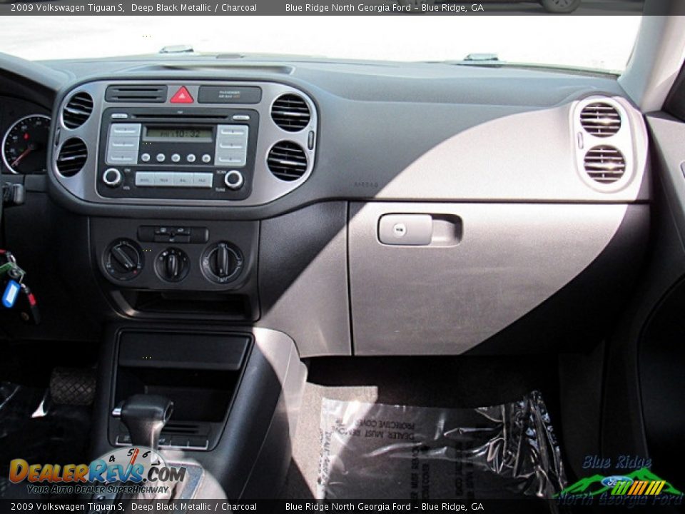 2009 Volkswagen Tiguan S Deep Black Metallic / Charcoal Photo #17