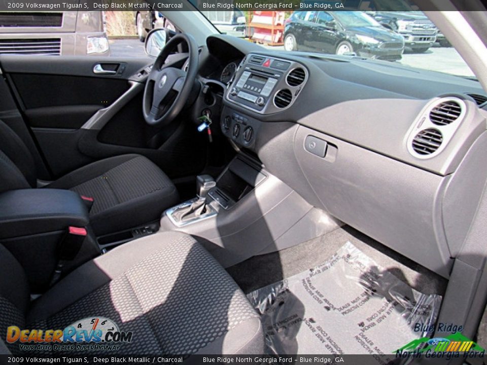 2009 Volkswagen Tiguan S Deep Black Metallic / Charcoal Photo #25