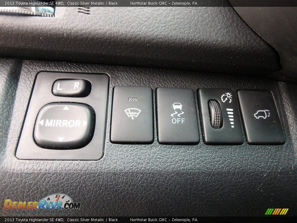 2013 Toyota Highlander SE 4WD Classic Silver Metallic / Black Photo #23