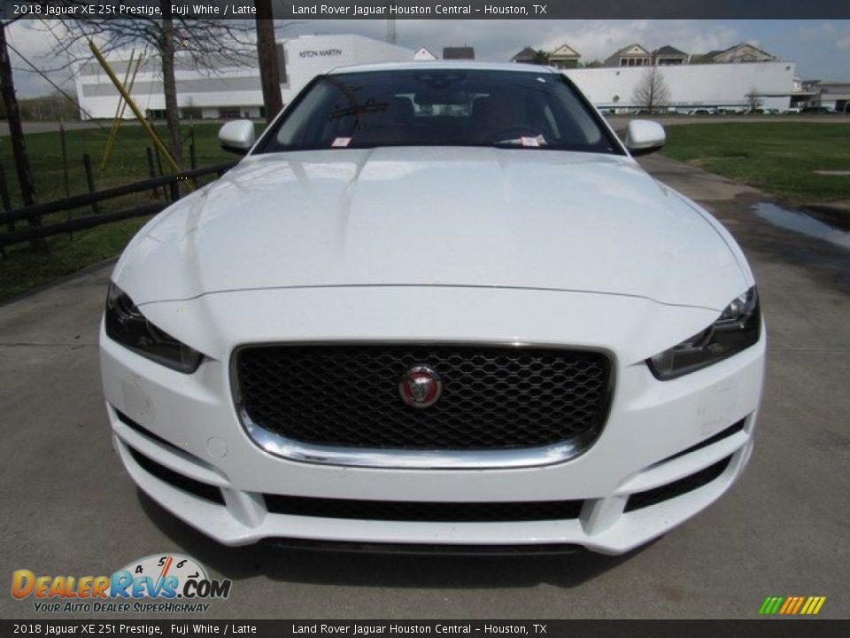 2018 Jaguar XE 25t Prestige Fuji White / Latte Photo #9