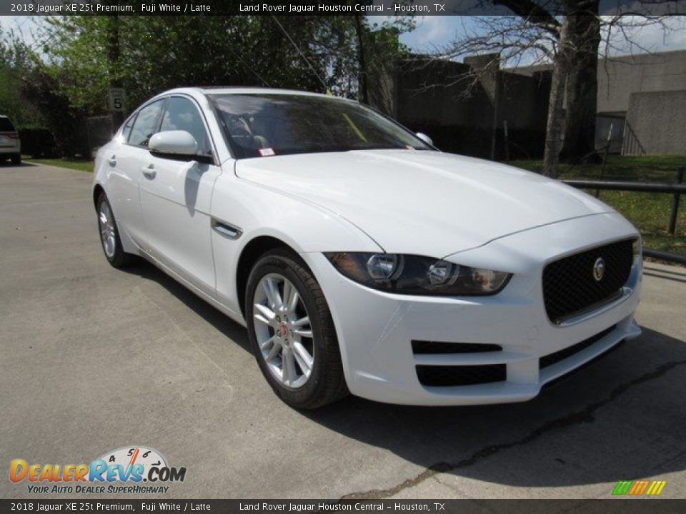 2018 Jaguar XE 25t Premium Fuji White / Latte Photo #2
