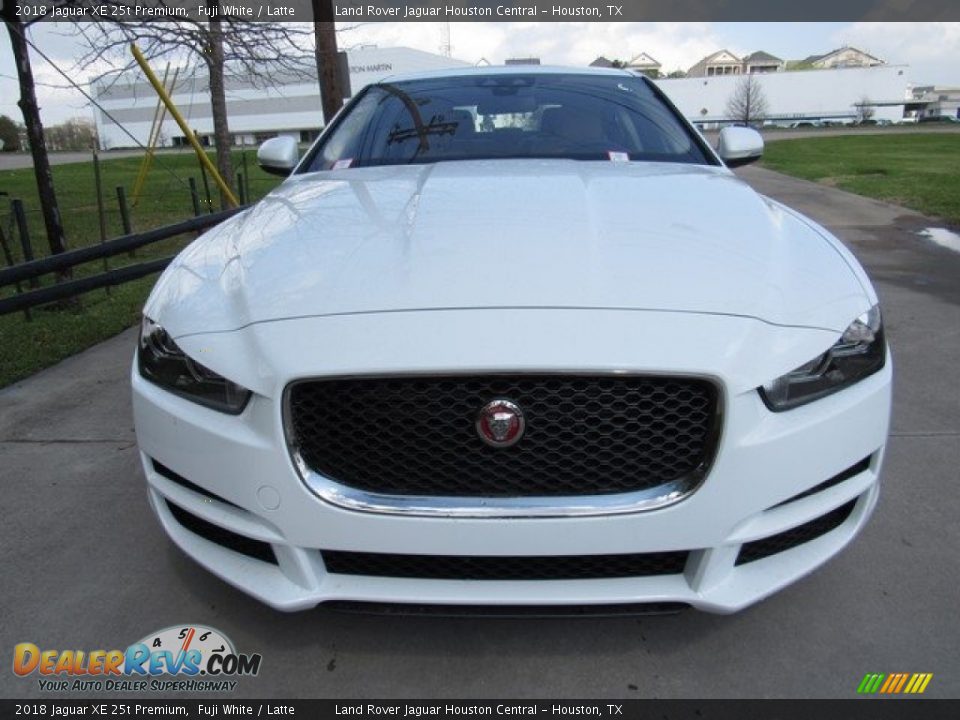 2018 Jaguar XE 25t Premium Fuji White / Latte Photo #9