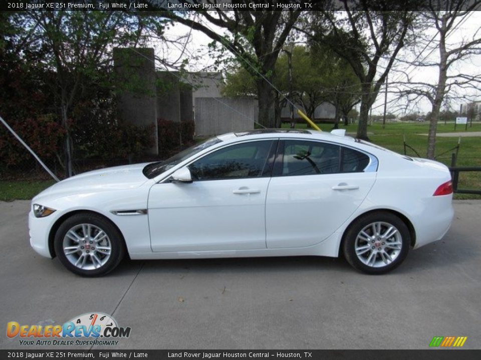 2018 Jaguar XE 25t Premium Fuji White / Latte Photo #11