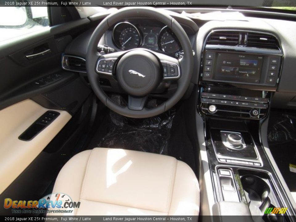 2018 Jaguar XE 25t Premium Fuji White / Latte Photo #14