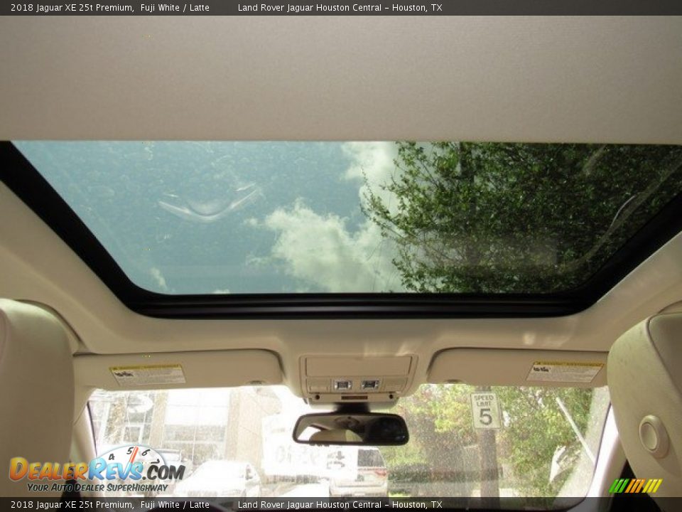 2018 Jaguar XE 25t Premium Fuji White / Latte Photo #17