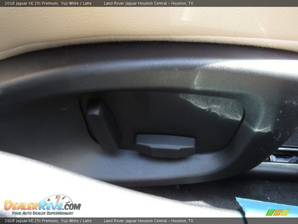 2018 Jaguar XE 25t Premium Fuji White / Latte Photo #20