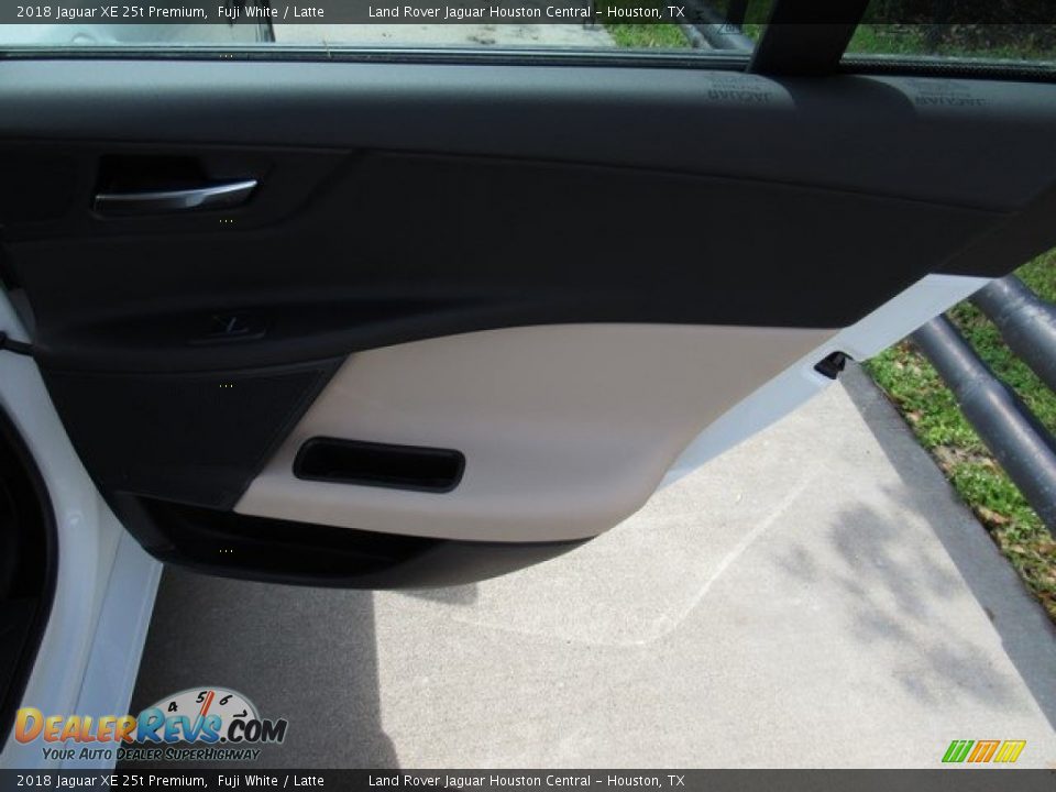 2018 Jaguar XE 25t Premium Fuji White / Latte Photo #22