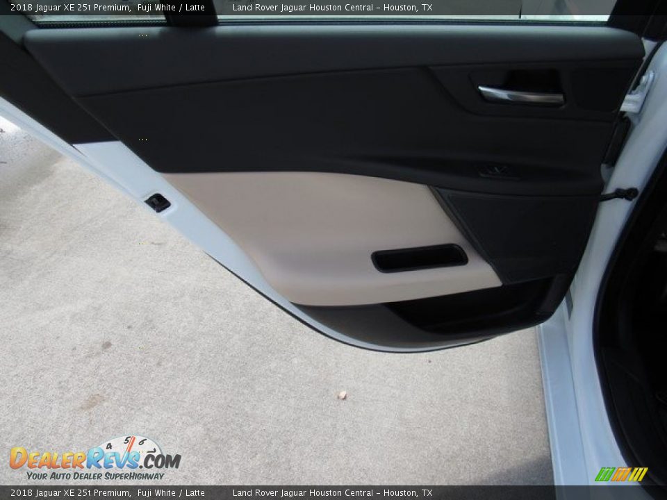 2018 Jaguar XE 25t Premium Fuji White / Latte Photo #23